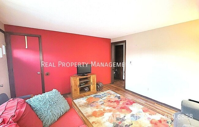 217 9th St in Jordan, MN - Building Photo - Building Photo