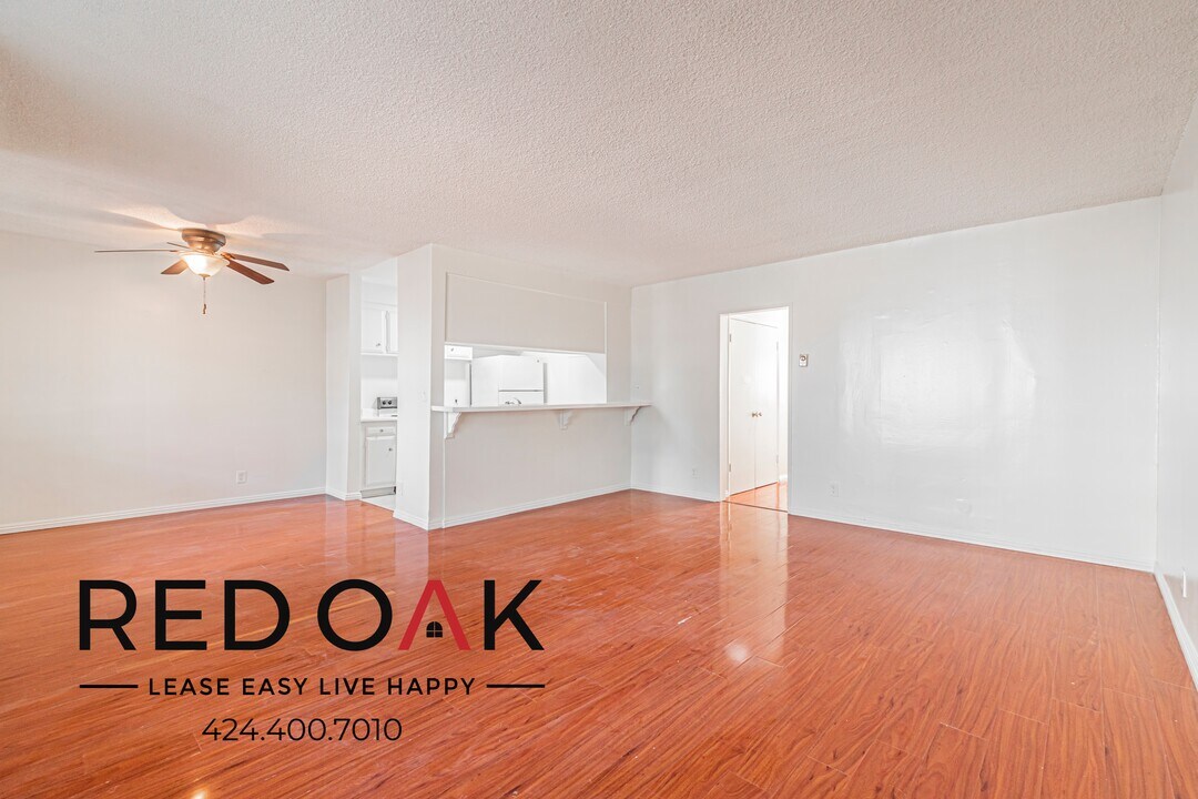 10535 Lindley Ave in Los Angeles, CA - Building Photo