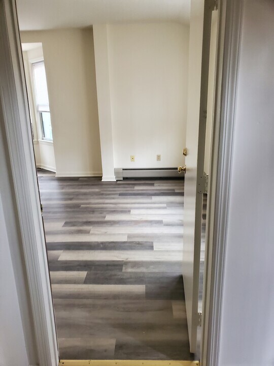 181 Closter Dock Rd in Closter, NJ - Building Photo