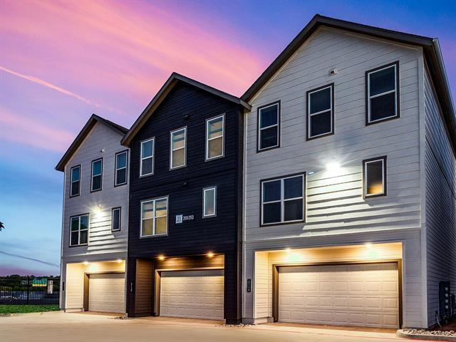 1000 Fort Worth Ave in Dallas, TX - Building Photo