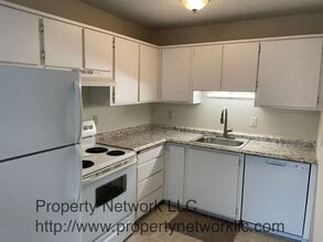 200 SW Florence Ave in Gresham, OR - Building Photo - Building Photo