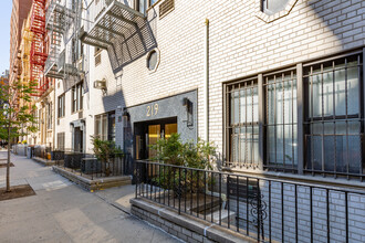 219-221 E 25th St in New York, NY - Building Photo - Building Photo