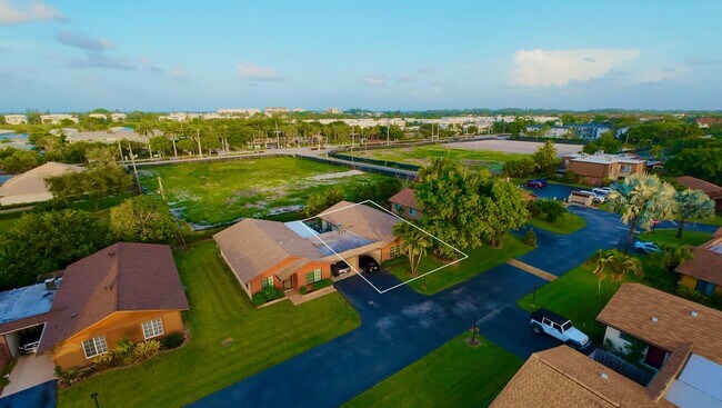2662 SE 28th Cir in Boynton Beach, FL - Building Photo - Building Photo