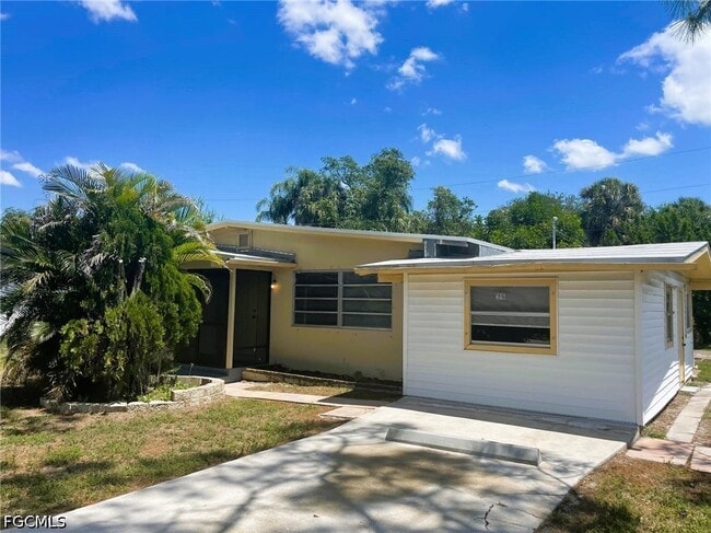 property at 1916 Flamingo Dr