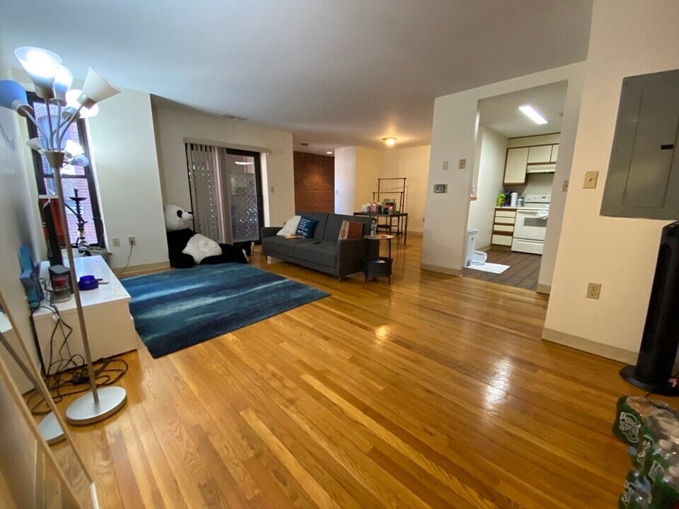 79 Gainsborough St in Boston, MA - Building Photo