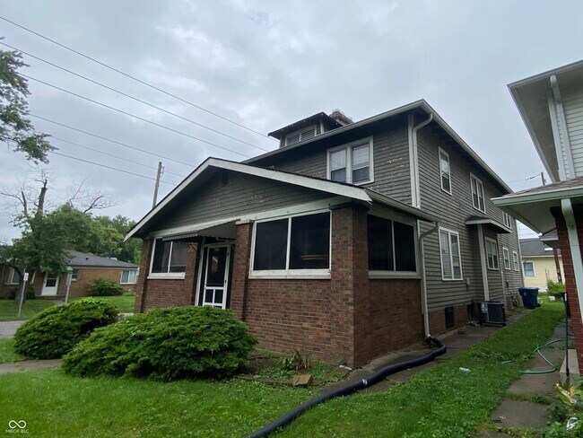 5275 N College Ave in Indianapolis, IN - Building Photo - Building Photo