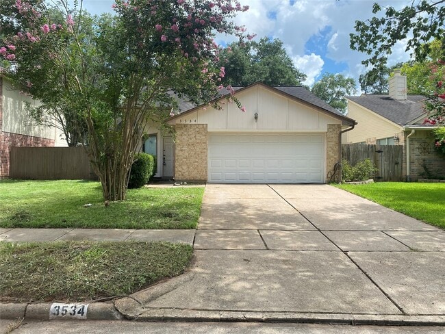 3534 Woodmere Ln in Sugar Land, TX - Building Photo - Building Photo