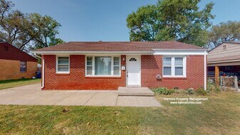 2210 W Greenfield St in Wichita, KS - Building Photo