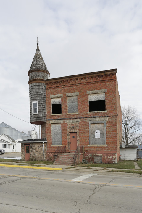 426 N Main St in Seneca, IL - Foto de edificio