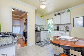 142 Forest St in Montclair, NJ - Building Photo - Building Photo