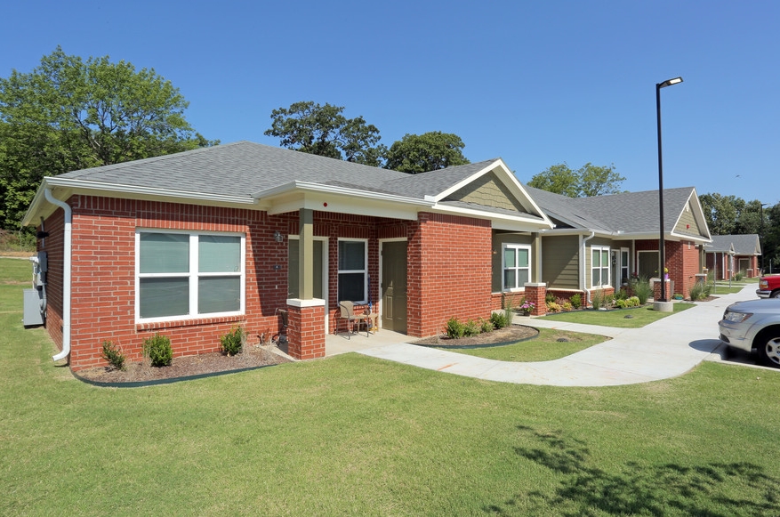 Walnut Park Manor 62+ Senior Living Community in Sapulpa, OK - Building Photo