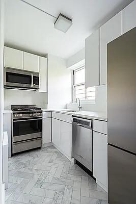 275 South St in New York, NY - Building Photo - Building Photo