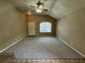 4706 John David Dr in Killeen, TX - Building Photo - Building Photo