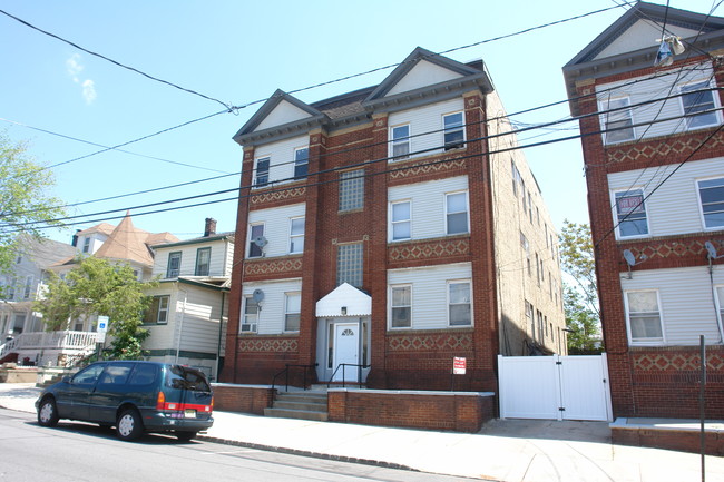 104 State St in Perth Amboy, NJ - Building Photo - Building Photo