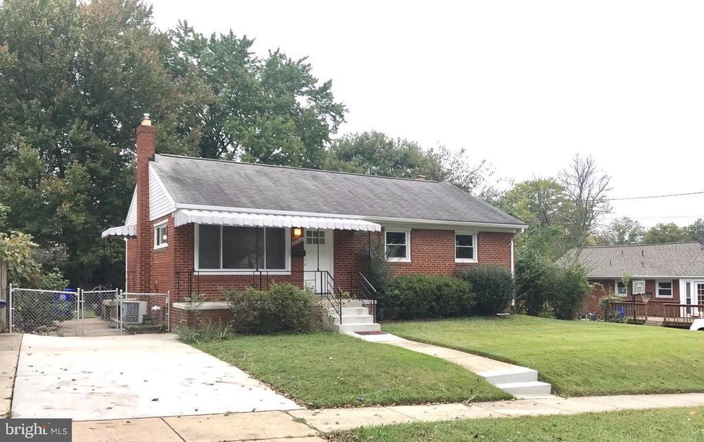 12707 Robindale Dr in Rockville, MD - Building Photo