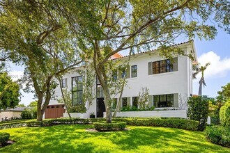 1400 Coruna Ave in Coral Gables, FL - Building Photo - Building Photo