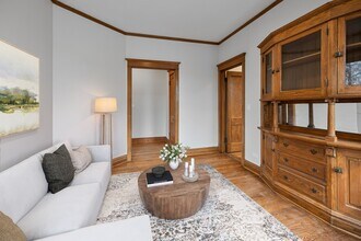 2257 N Sawyer Ave in Chicago, IL - Foto de edificio - Building Photo