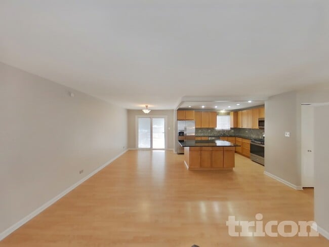 1130 Pinehurst Ln in Schaumburg, IL - Building Photo - Building Photo