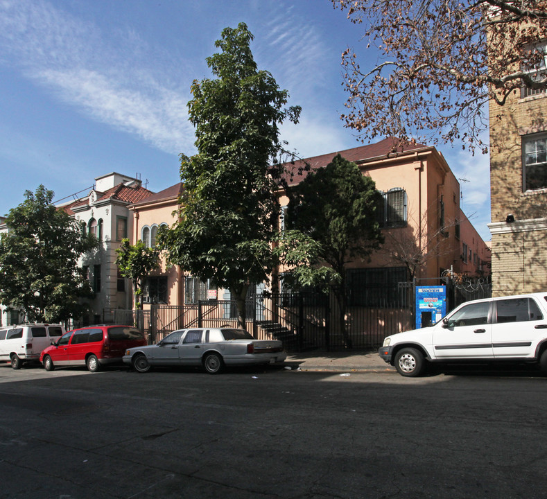 515 Union Dr in Los Angeles, CA - Foto de edificio