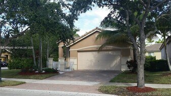 449 Silver Palm Way in Weston, FL - Building Photo