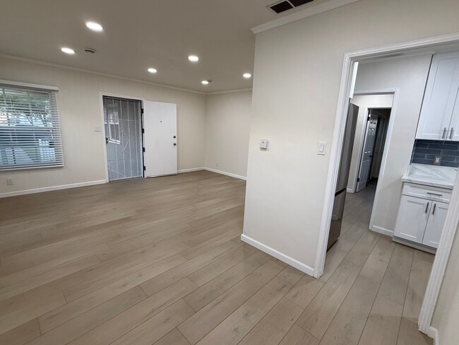 6522 W 86th Pl in Los Angeles, CA - Building Photo - Building Photo