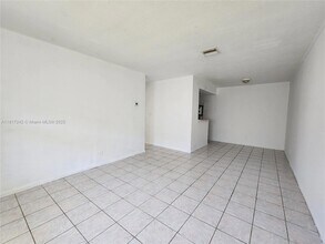 2254 NW 59th Terrace in Lauderhill, FL - Building Photo - Building Photo