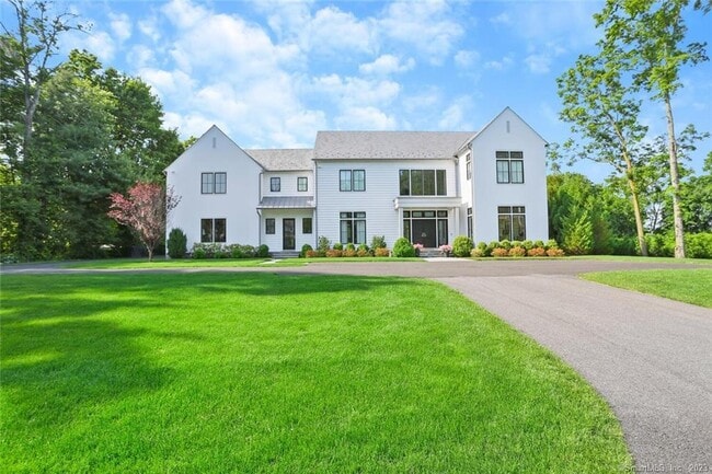11 Turner Dr in Greenwich, CT - Building Photo - Building Photo