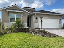 18027 Pastureland Ave in Bradenton, FL - Building Photo