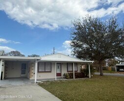 805 Camellia Dr in Melbourne, FL - Building Photo