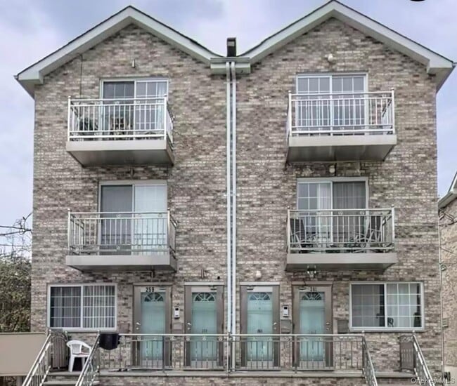 property at 259 Davis Ave