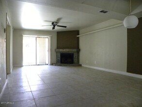 9125 E Purdue Ave in Scottsdale, AZ - Foto de edificio - Building Photo