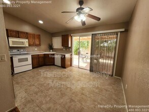1333 N Higley Rd in Mesa, AZ - Building Photo - Building Photo