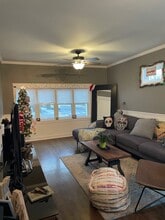 4858 W Gunnison St, Unit 1 in Chicago, IL - Building Photo - Building Photo