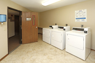 Maple Ridge Apartment Homes in Maplewood, MN - Foto de edificio - Interior Photo