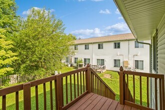 1013 Delaware Ave in Ames, IA - Building Photo - Building Photo
