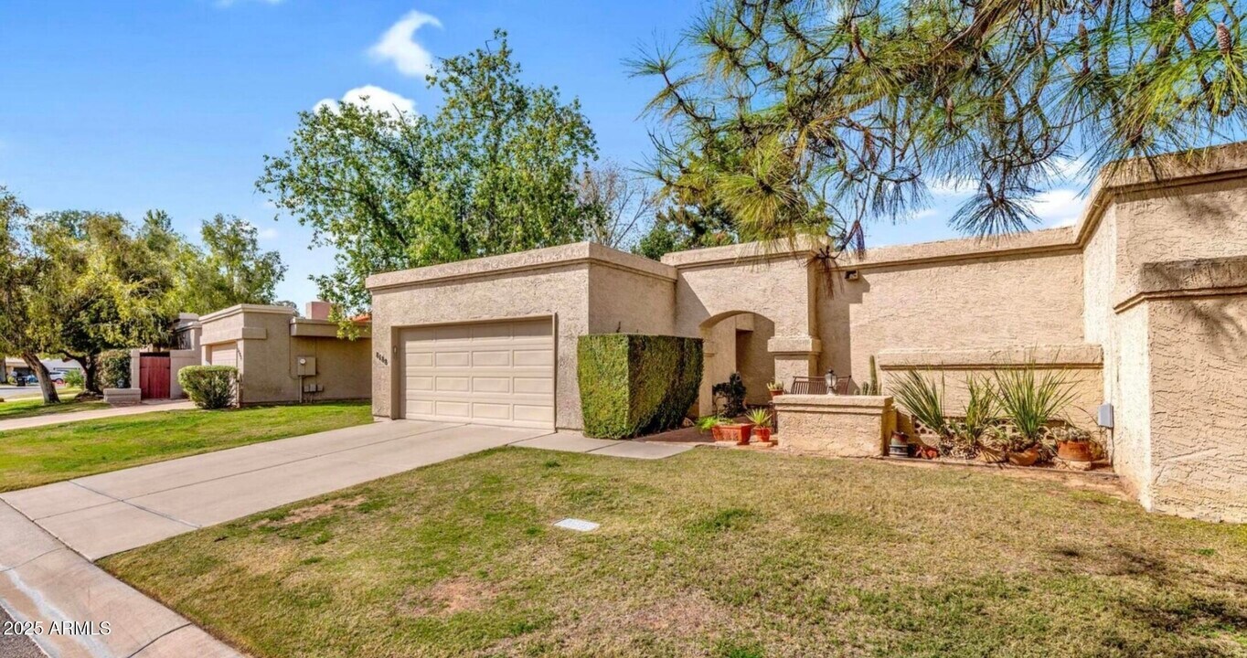 8188 E Del Cuarzo Dr in Scottsdale, AZ - Building Photo