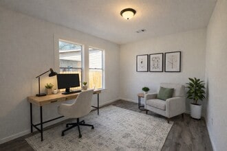 301 E 3rd St in Sweeny, TX - Building Photo - Building Photo