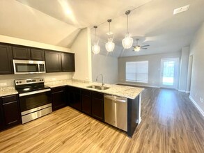 3921 S Fork Ranch Rd in Waco, TX - Building Photo - Building Photo