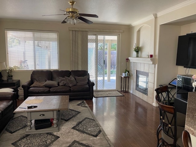 property at 5633 Ridgepoint Dr