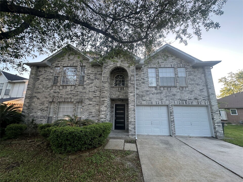 21211 Tancah Ln in Houston, TX - Building Photo