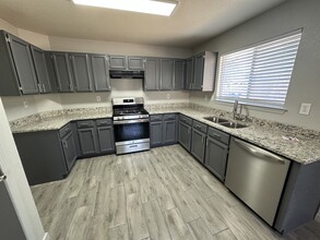 4652 Loma Linda Cir in El Paso, TX - Building Photo - Building Photo