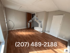 6 Squire St in Waterville, ME - Foto de edificio - Building Photo