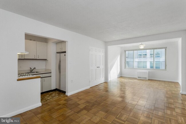1727 Massachusetts Ave NW, Unit 811 in Washington, DC - Building Photo - Building Photo