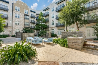 The Residences at La Cantera in San Antonio, TX - Foto de edificio - Building Photo
