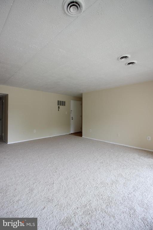 2624 Wagon Dr in Alexandria, VA - Building Photo - Building Photo