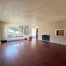 338 Regent Blvd in Fircrest, WA - Foto de edificio - Building Photo