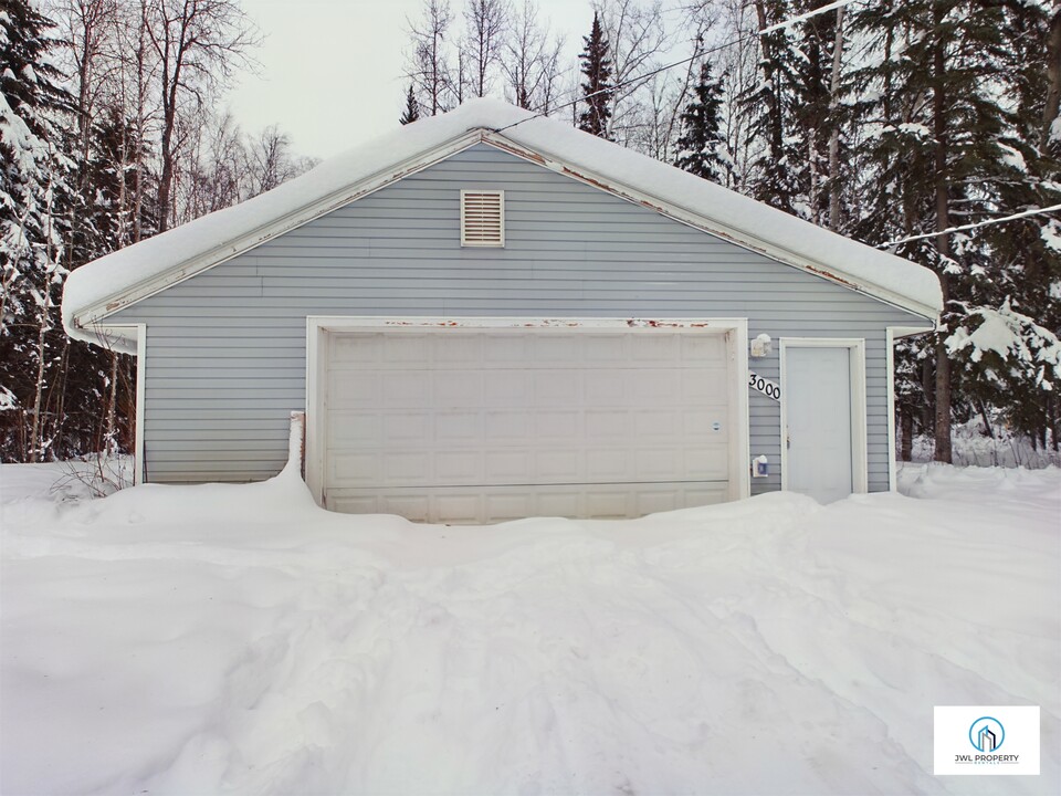 3000 Amanda Loop in North Pole, AK - Building Photo