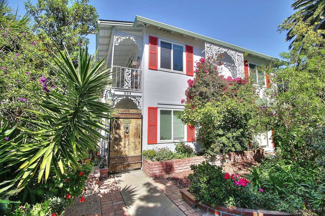 884 Park Dr in Mountain View, CA - Foto de edificio
