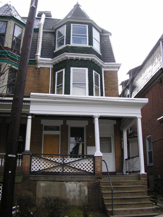 4910 Warrington Ave in Philadelphia, PA - Building Photo