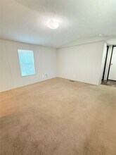 127 Dolphin Harbor S in Baytown, TX - Building Photo - Building Photo